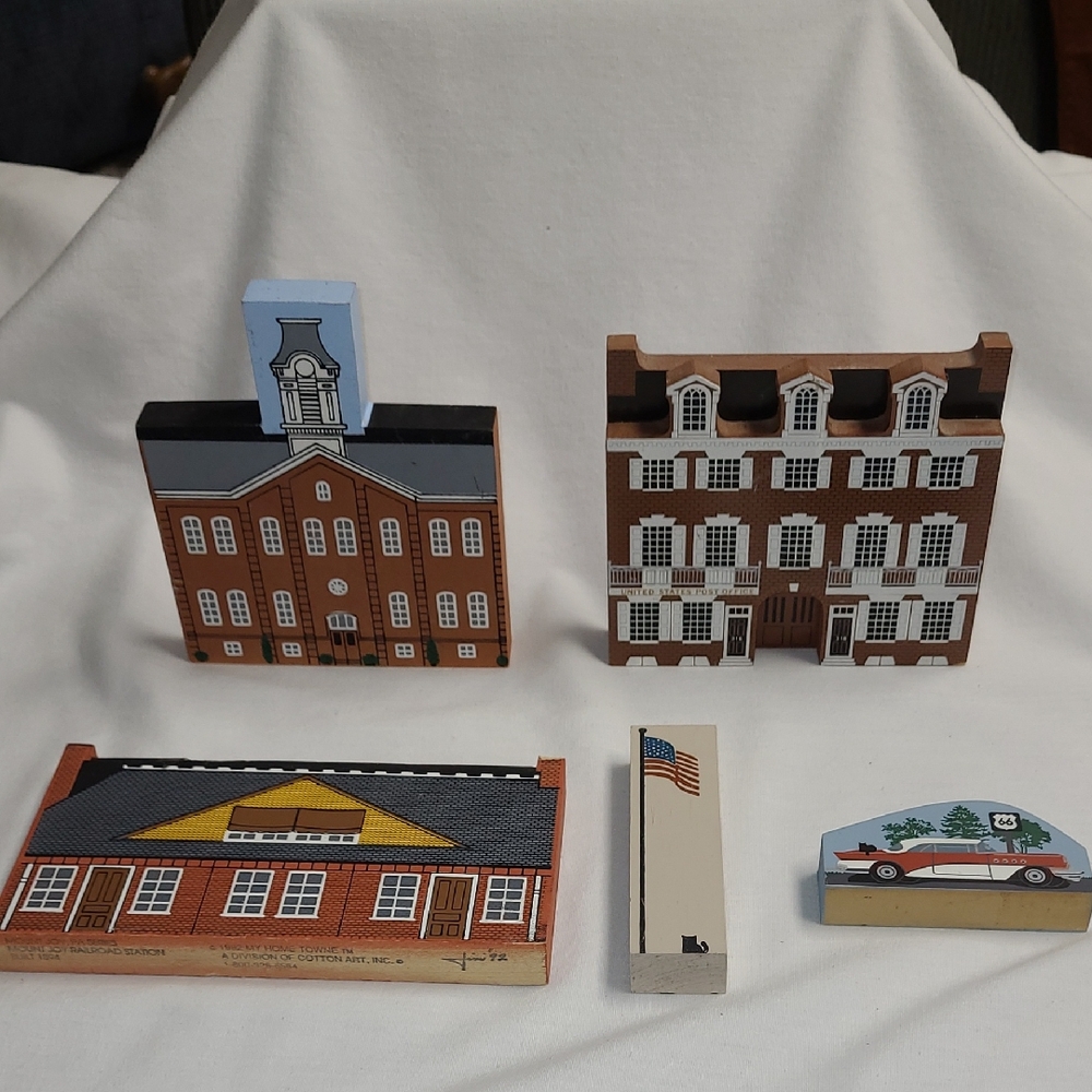 Collector Shelf Sitter Set Of 5 Decorative Wooden Historical, Vintage